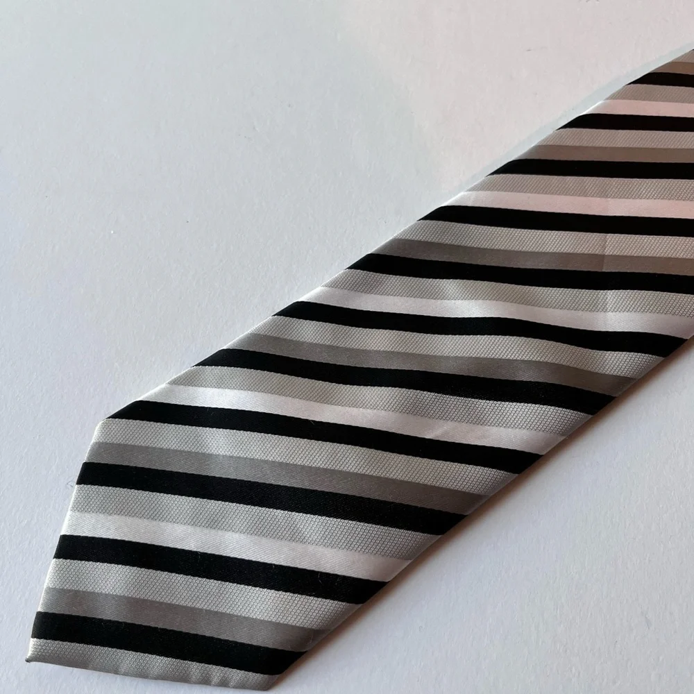 Alexander Julian Colours Striped Mens Neck Tie Gray Black White Polyester